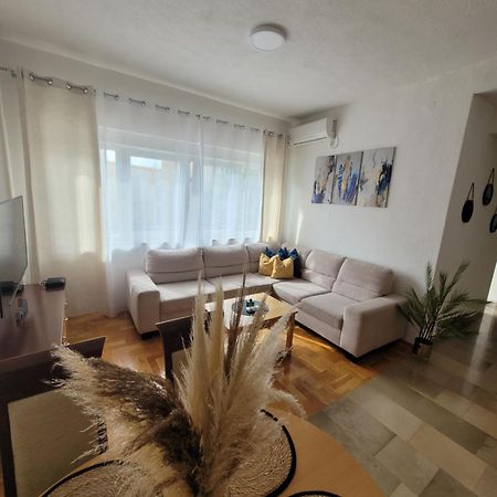 Apartman Natasa เทรบินเย ภายนอก รูปภาพ